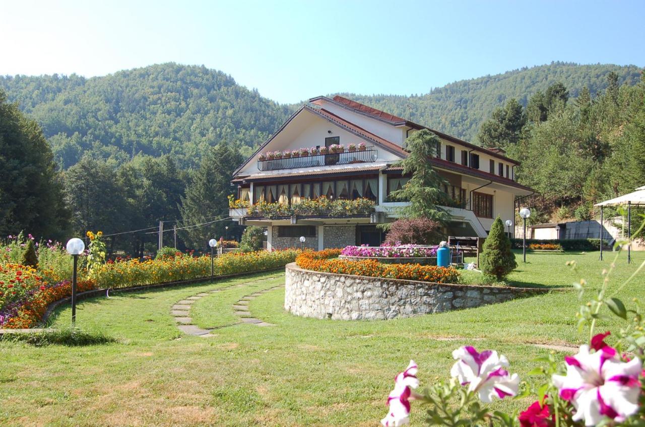 Hotel Lo Sciatore Cotronei Exterior photo