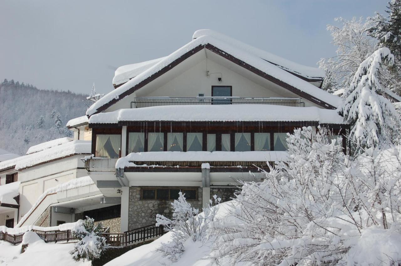 Hotel Lo Sciatore Cotronei Exterior photo